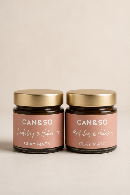 Hibiscus en rode klei masker.